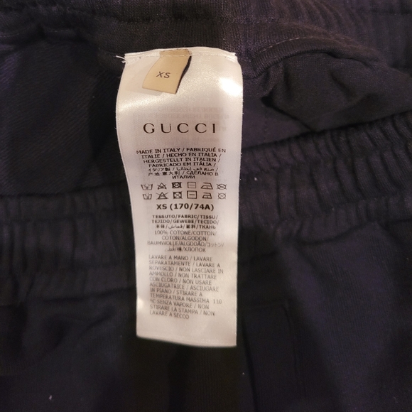 Men’s Gucci 100% cotton shorts size extra small fits like medium. Made in Italy. - Picture 4 of 5